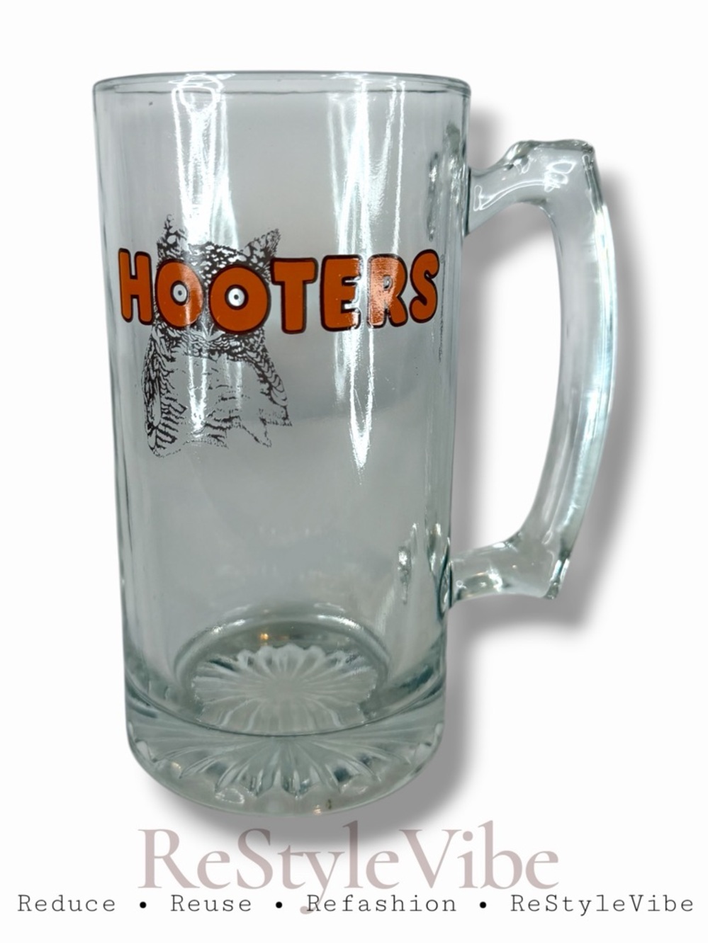 HOOTERS Restaurant Mug Large Glass Collectable Owl Graphic Retro Vintage